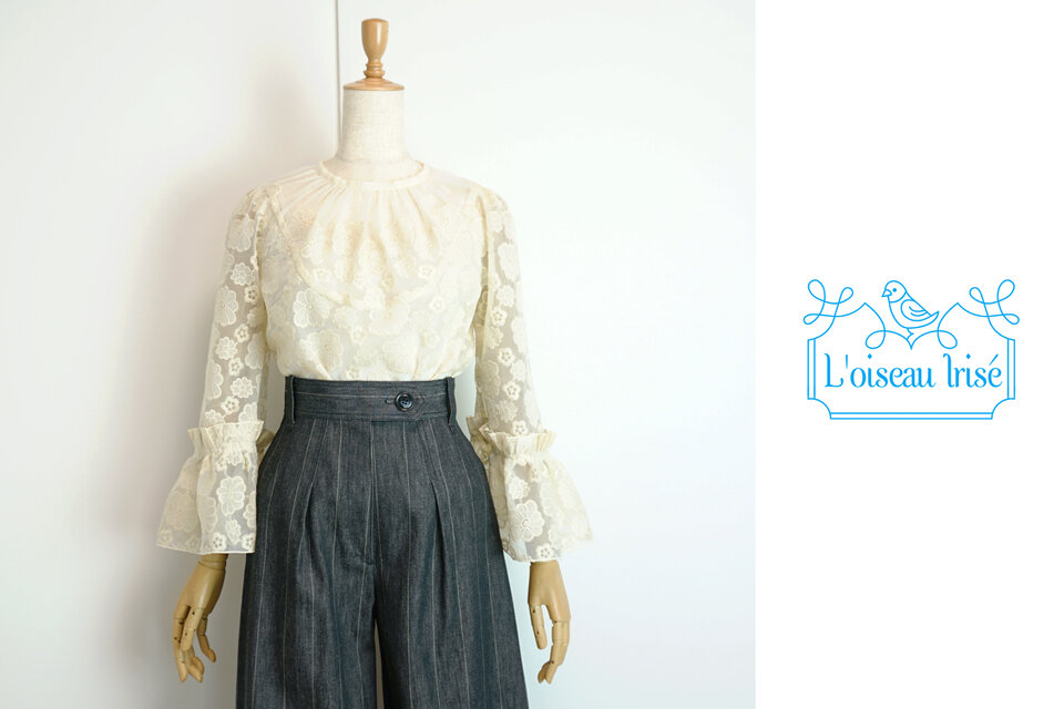 フリル袖ブラウス　オーガンジー刺繍