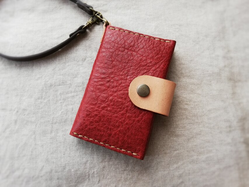 カードケース　レッド　オイルシュリンクレザー