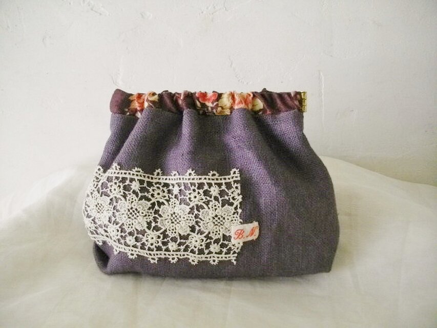 すみれ色リネン*アンティークレース*バネポーチ*ギュピールレース