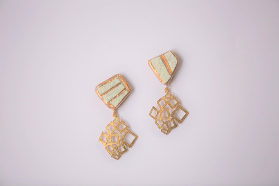 唐津焼 陶片 x 金継ぎ 14KGFピアス イヤリング (白陶片)