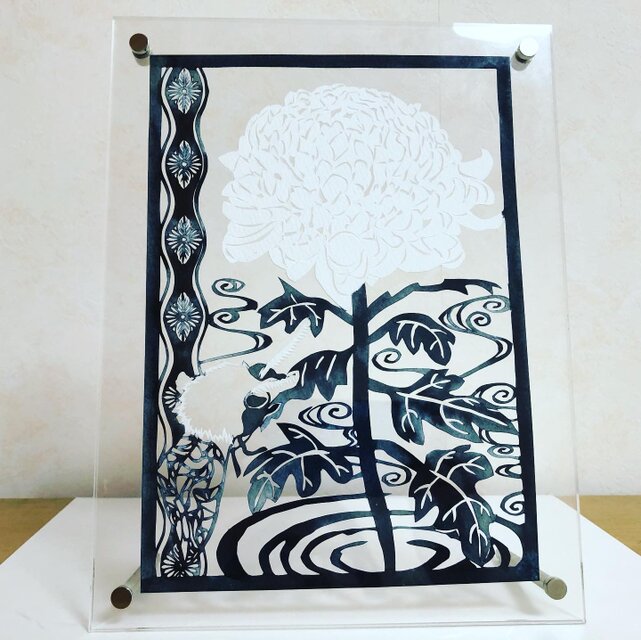 大菊立涌菊菱蛾文様