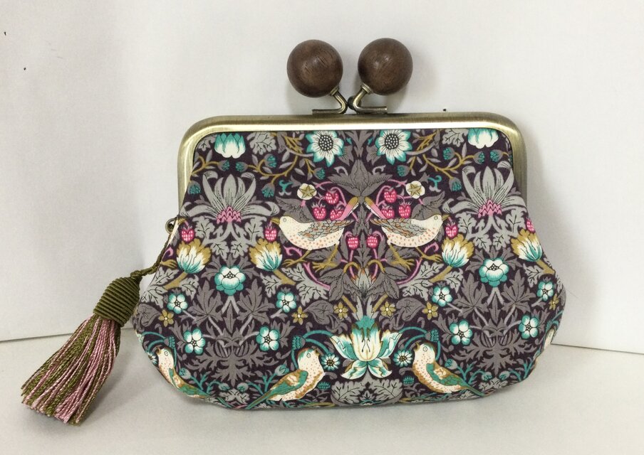 リバティ　ストロベリーシーフ　木玉親子がま口ミニ財布　