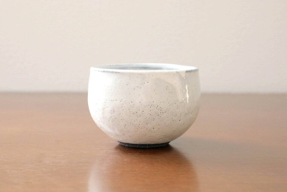 土薫る 粉引のカフェオレボウル ＊ 黒御影土 ＊ １