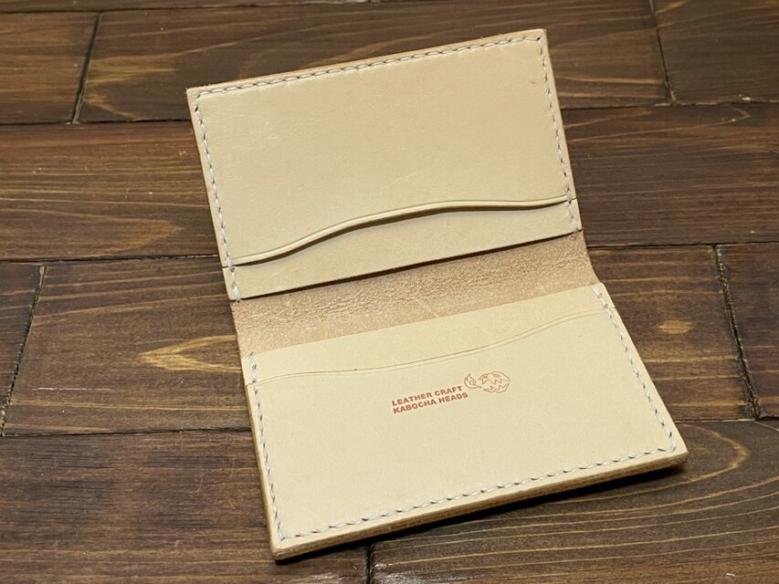 【受注制作】窓付き二つ折りパスケース