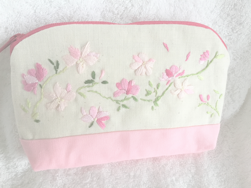 花刺繍のふわふわポーチ～爛漫・ピンク～