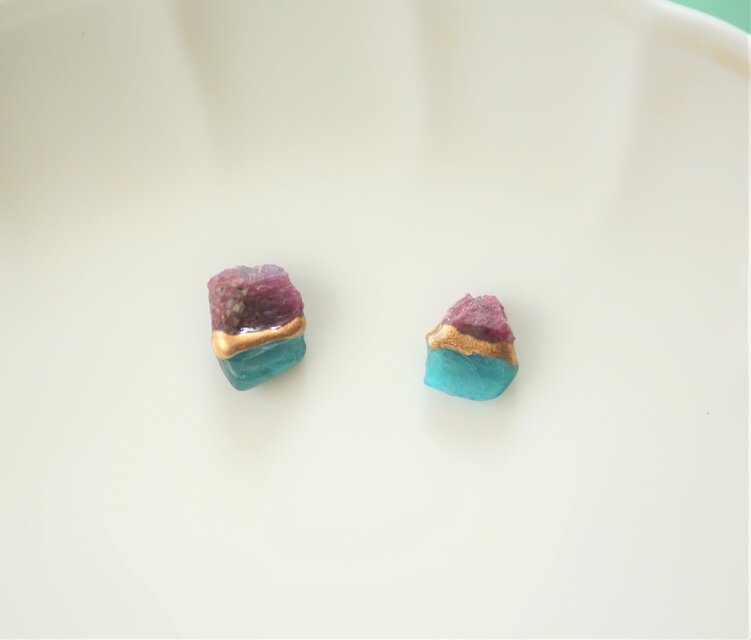 金継ぎｘ天然石 ピアス イヤリング (ルビー、アパタイト)