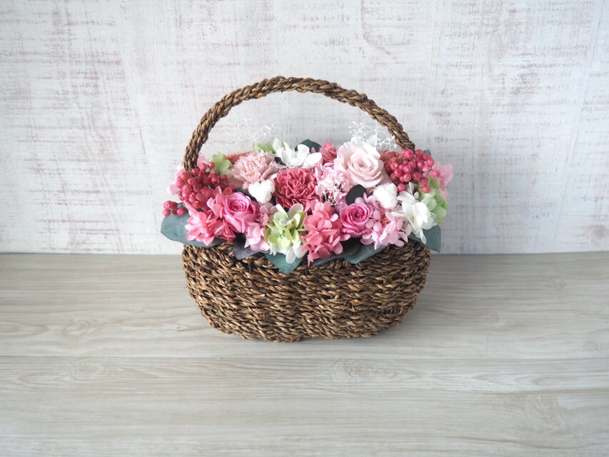 花（ハンドメイド、籐） Flowerbasket Purple carnation -pink- | iichi 日々の暮らしを