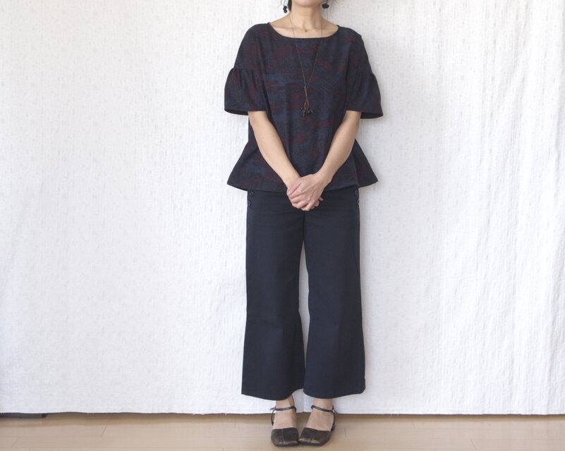 ぼんぼり袖のプルオーバー