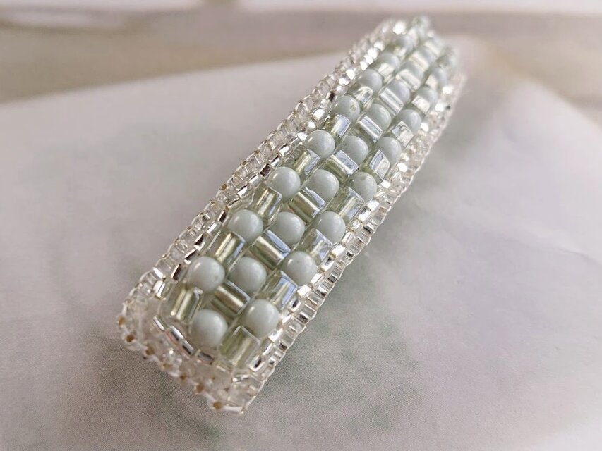 ミントカラーのバレッタ