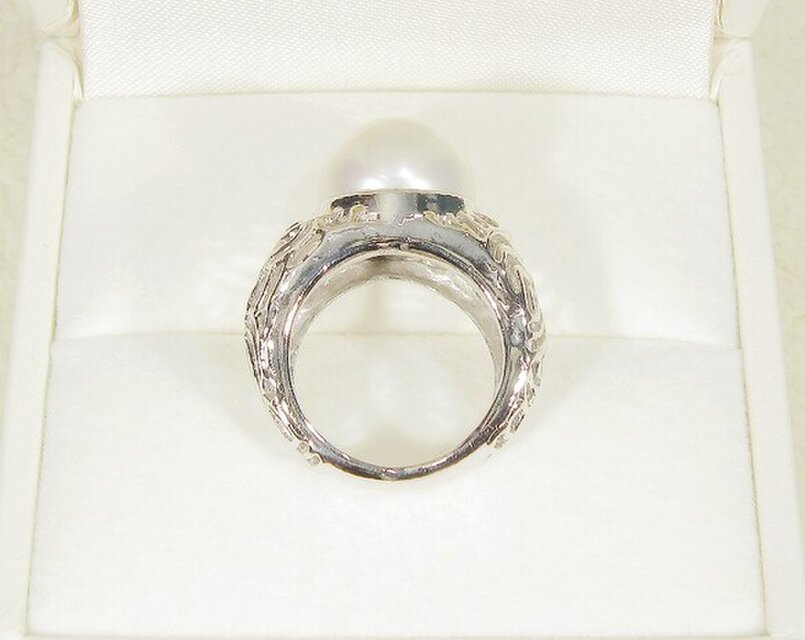 12.5mm南洋真珠とSV925の指輪(9号、サイズ変更可、白蝶、ロジウム、えくぼ有り) ハンドメイド