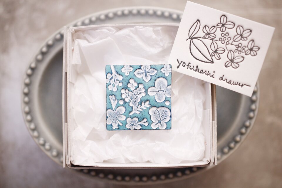 : : : 陶土の草花ブローチ : : : 637