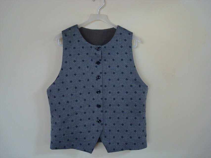 軽い仕上がり！「大人可愛い＊ドットベスト」