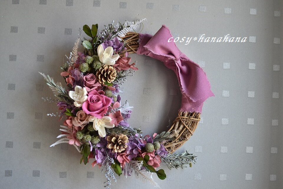 【母の日2021】アザレアピンクのハーフムーンwreath