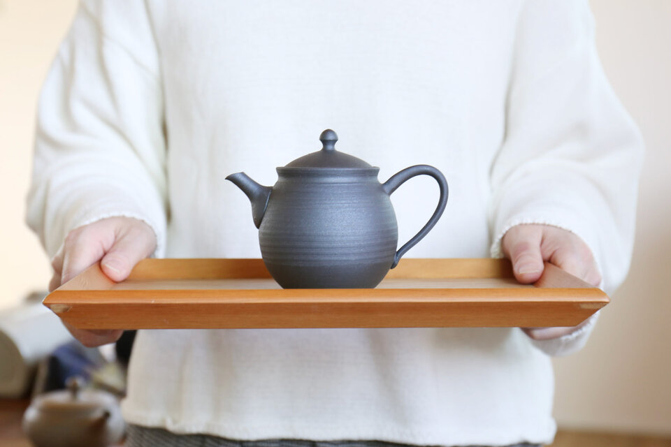 紅茶にお勧め、和でも洋にも似合う後手急須 【愛知県常滑産】澤田朋大さん作・急須・後手・260cc