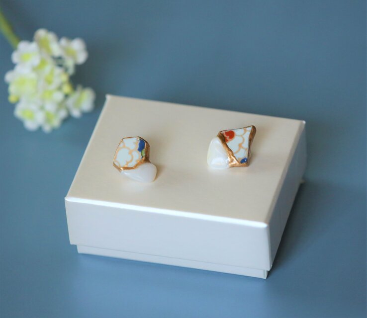 有田焼 陶片 x 金継ぎ ピアス イヤリング(マザーオブパール)