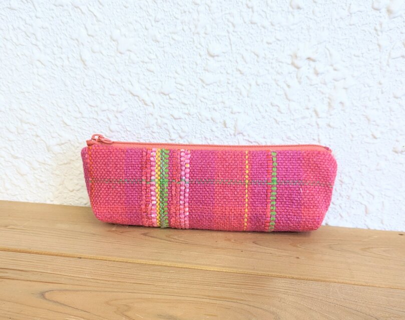 手織り裂き織りペンケースＢ(綿100％、ピンク色、ファスナー18cm)