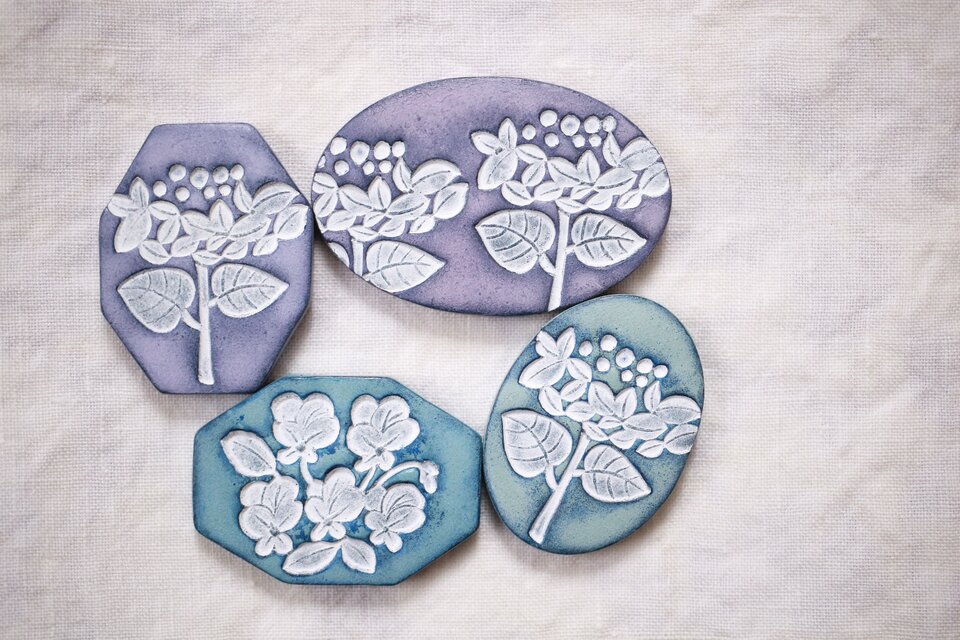 : : : 陶土の草花ブローチ : : : 661