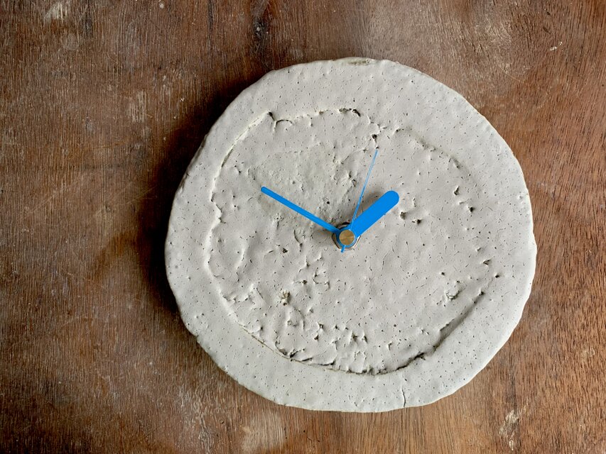 青い針　17cm掛け時計