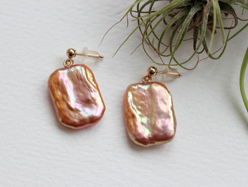 動画有【14kgf】天然色オーロラレクタングルパールピアス　