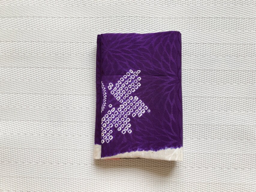 ★ブックカバー文庫本用　 白×紫　絞り柄・1　★