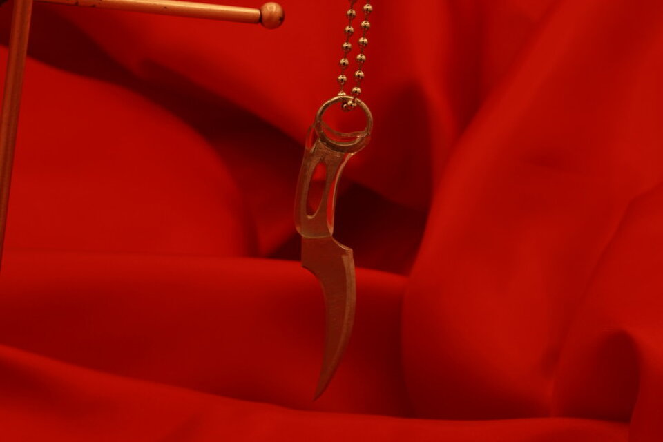 ショーテルナイフ型ペンダントトップ・キーホルダー・ペーパー