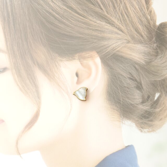 千鳥螺鈿 漆イヤリングsv 白蝶貝 | iichi 日々の暮らしを心地よくする