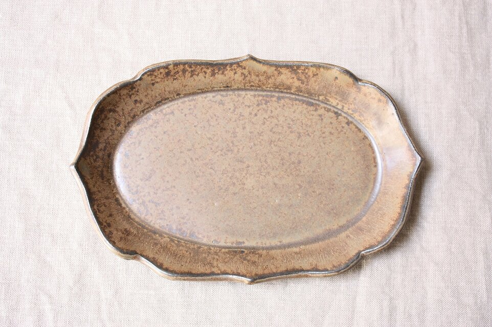 namiだえん皿（錆色）