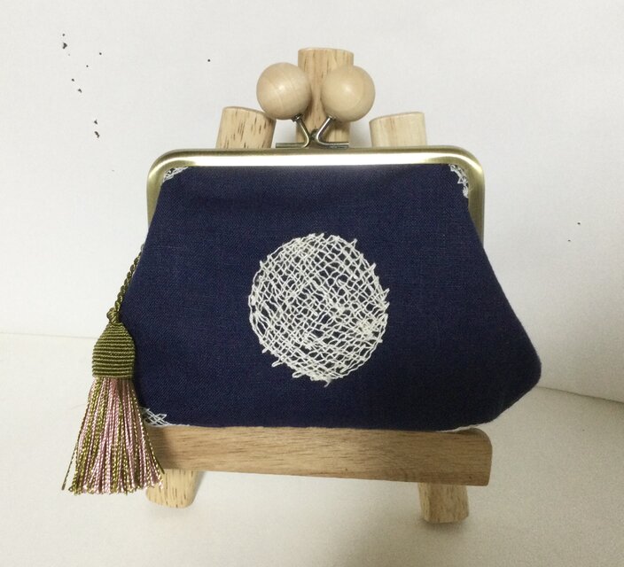 プレミアムリネン　刺繍　木玉親子がま口ミニ財布　