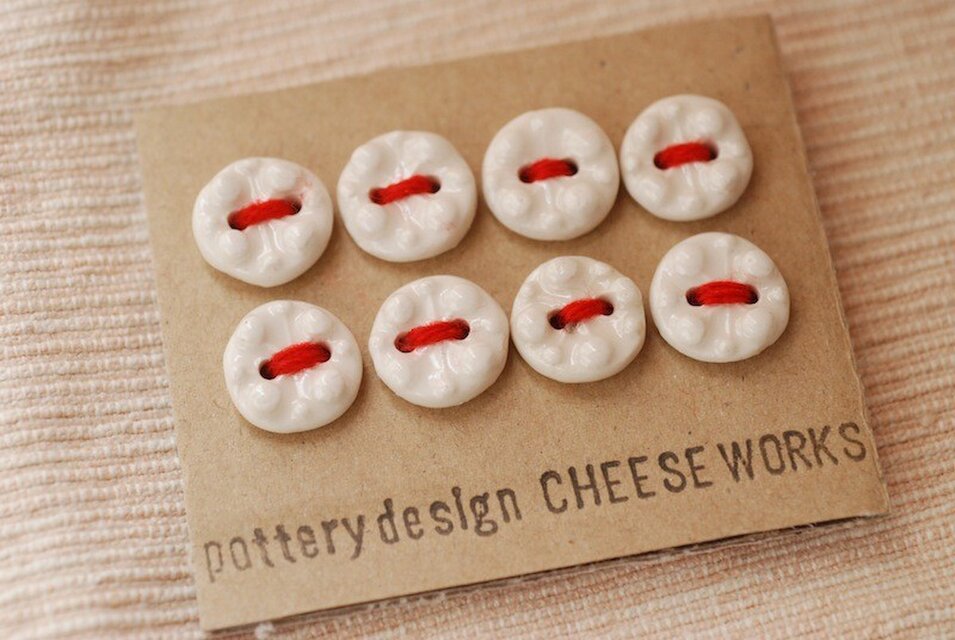 ボタン丸十字白2穴　8個入