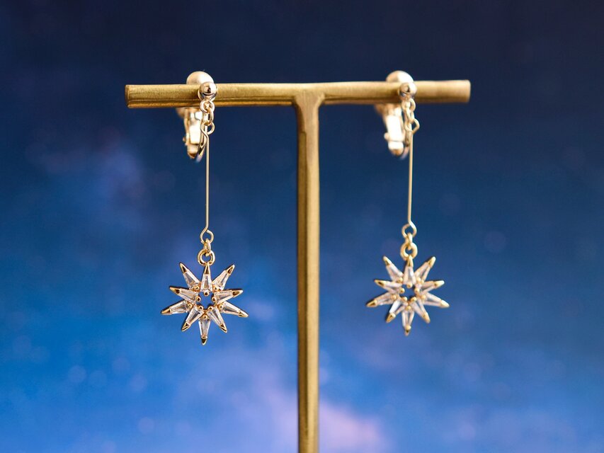 【 イヤリング ・ロング】大人のお星様　流れ星 （ 星　ビジュー ）