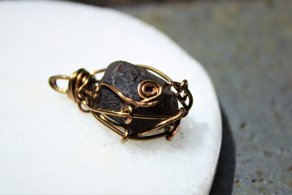 チンターマニストーン　高い知識への扉を開く