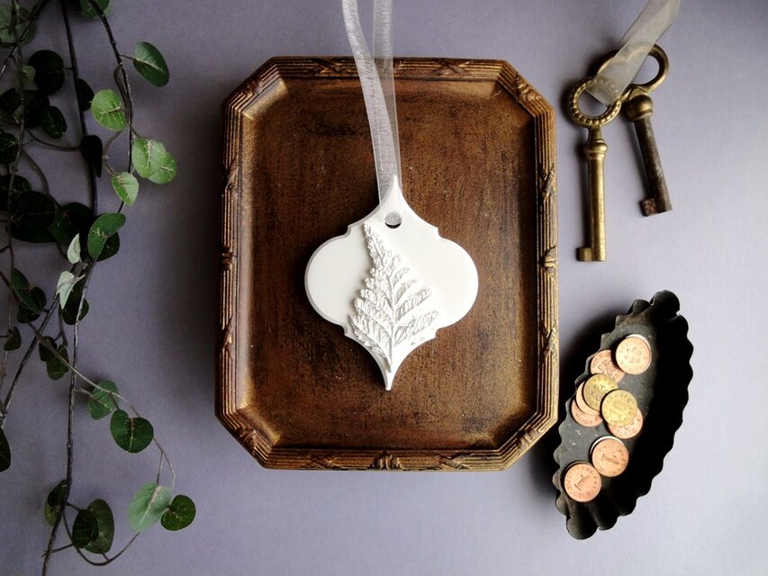 シダ植物のアロマストーン L　■ アラベスクオーナメント ■ 6種類から香りが選べる