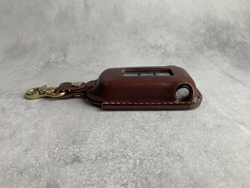新品 未使用 Maserati オリジナル レザー キーケース 純正品 マセラティ純正レザーキーケース(ブラック) 24752 : イタリア