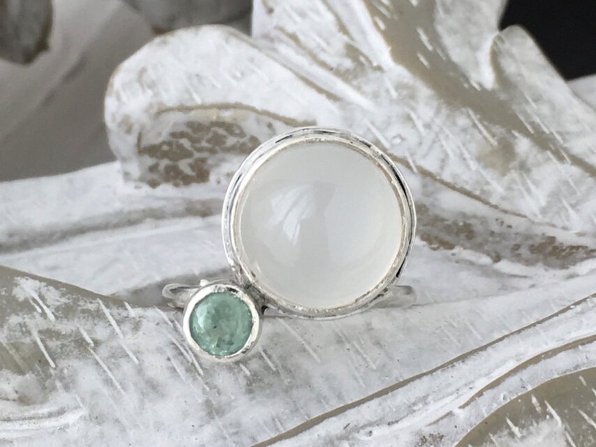 グリーンカイヤナイト&ホワイトムーンストーン・イヤーカフ（silver）