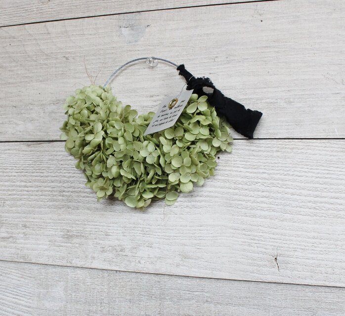 アナベル の小さなワイヤーリース ドライフラワーリース