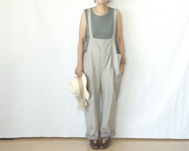 サロペットパンツ