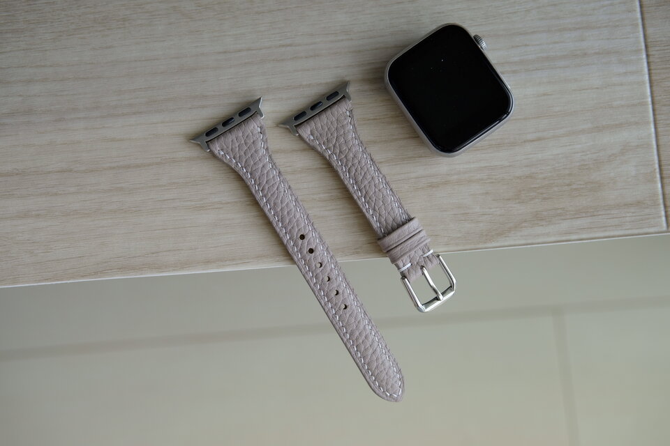 セール100%新品アップルウォッチベルト　イタリア産レザー 　レディース　本革　細め　時計ベルト 時計
