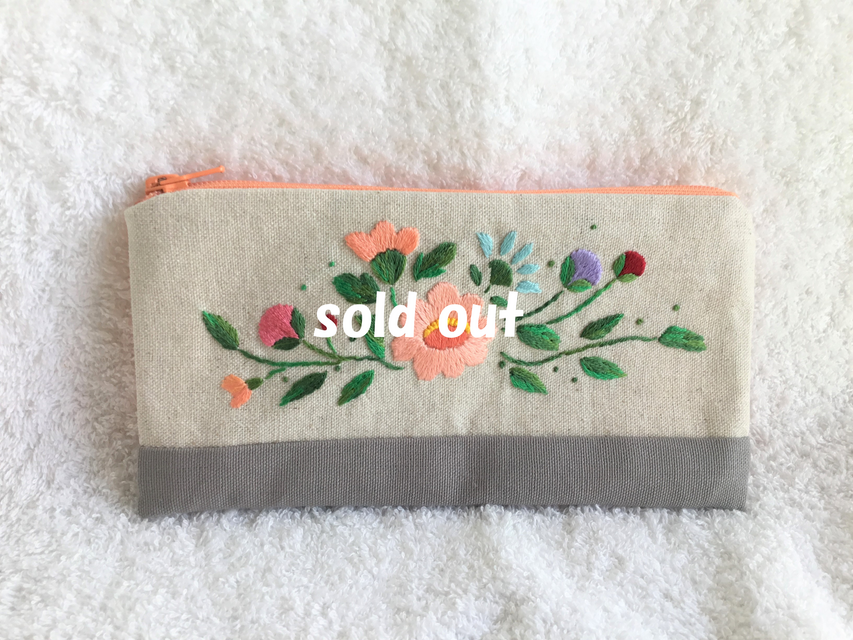 花刺繍の切替ペンケース・シャーベットオレンジ