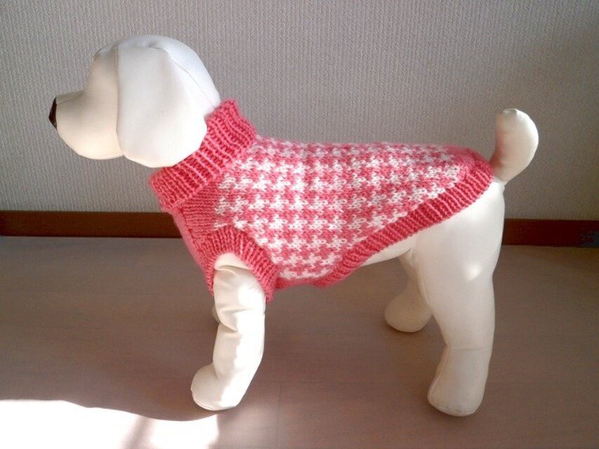 犬服　洗濯機ＯＫのセーター（千鳥格子ピンク＆白）