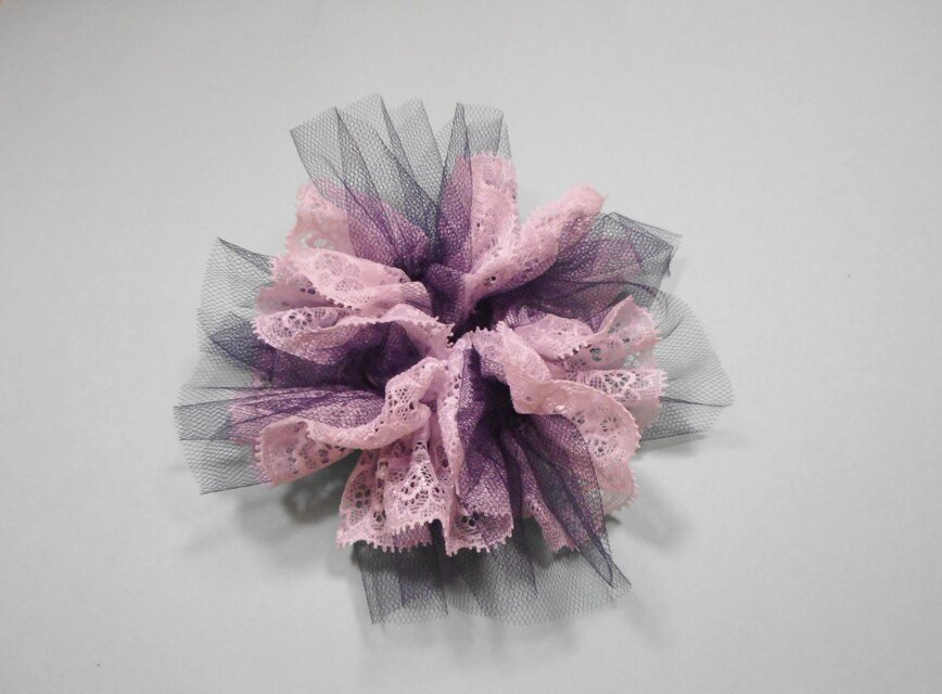 チュールとレースのふわふわシュシュL（アイリスピンク）