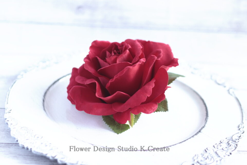 フラメンコ・フローレス・発表会に♡ベロア調の大輪の赤い薔薇のヘア