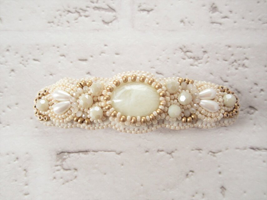 Hair accessory　バレッタ　ビーズ刺繍　（K1054)