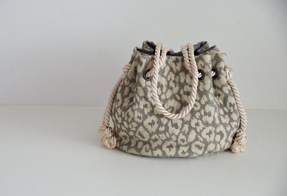 新作! 数量限定 イタリア製 レオパードジャガードマリンバッグ ライトベージュ×グレー
