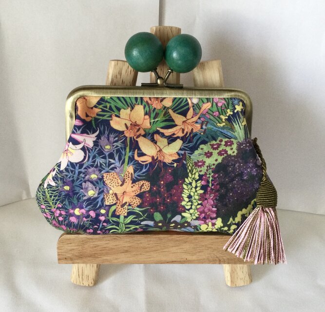 リバティ　アリスズガーデン　大きめ木玉親子がま口ミニ財布　