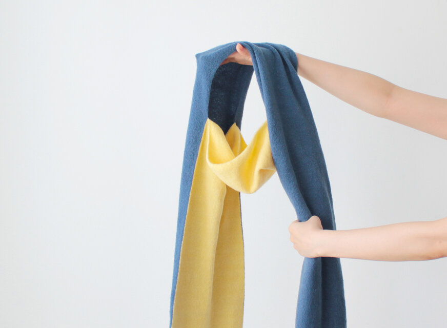 % PERCENT 穴付マフラー （ブルー・イエロー）リバーシブル・セルフヒーター・男女兼用