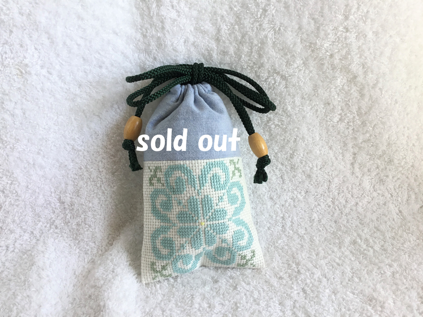 クロスステッチのミニ巾着・サックス