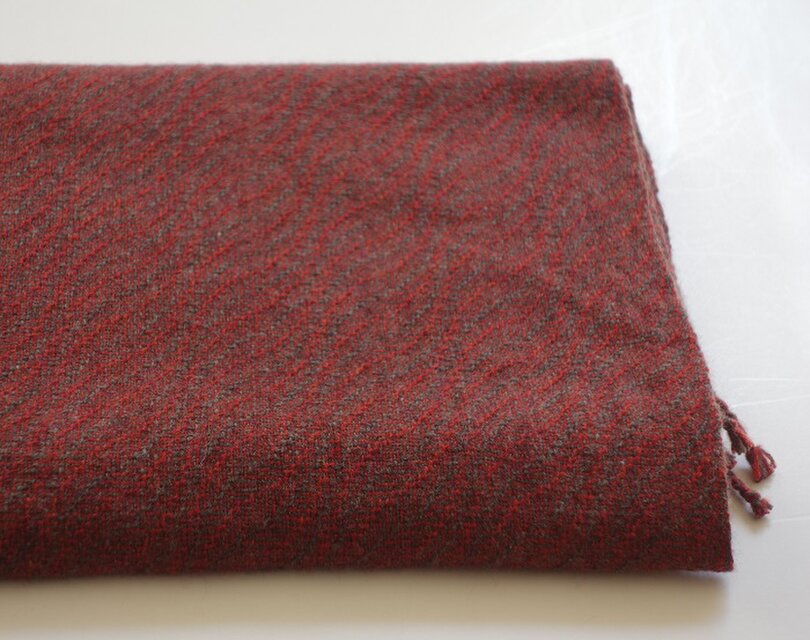 手織りカシミアストール・・紅の葉っぱ