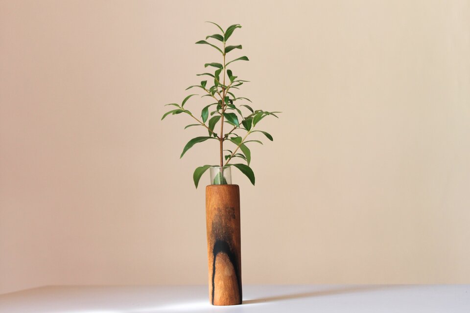 木の花瓶【ブラック＆ホワイトエボニー材】