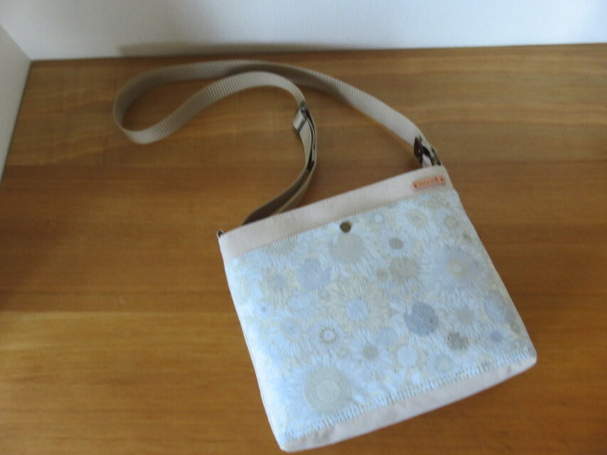 リバティ スモールスザンナとバイオウオッシュ加工帆布のショルダーバッグ