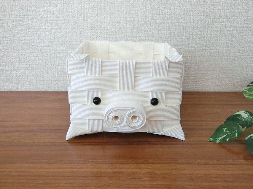 クラフトカゴ　子ブタちゃん　可愛い小物入れ　スノーホワイト　白色